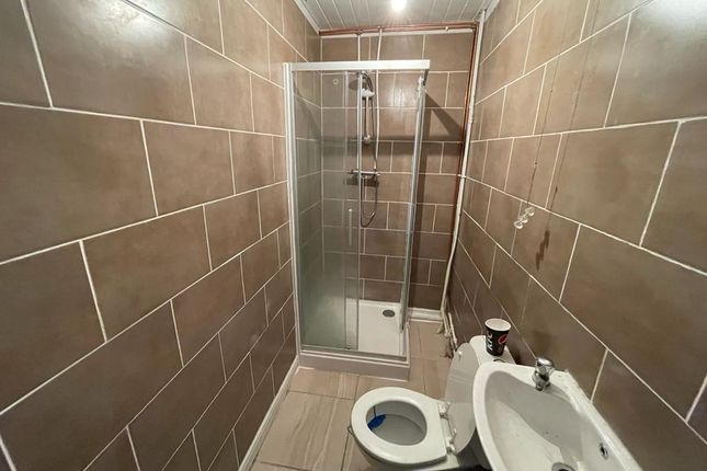 Room 2, 52, Holbrook Lane, Coventry photo 5