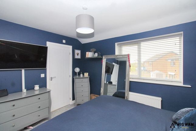 Semi-detached house for sale in Petersham Close, Hull