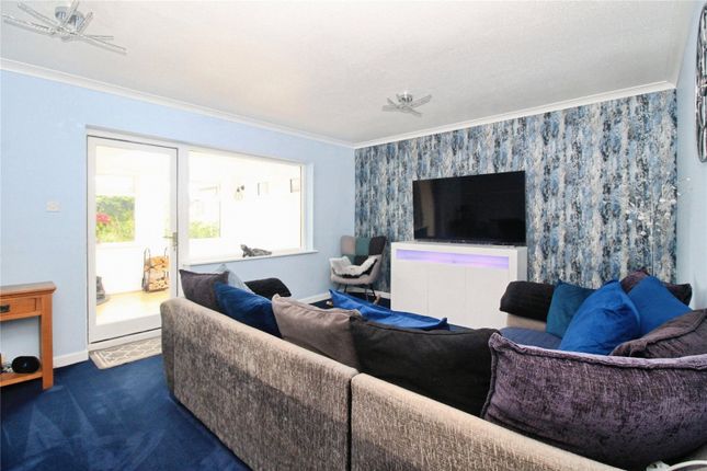 28, Spinney Drive, Leicester photo 4