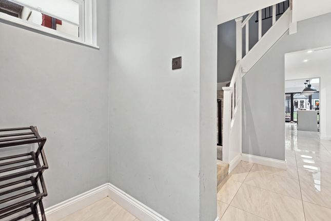 Lancaster Drive, Hornchurch photo 4