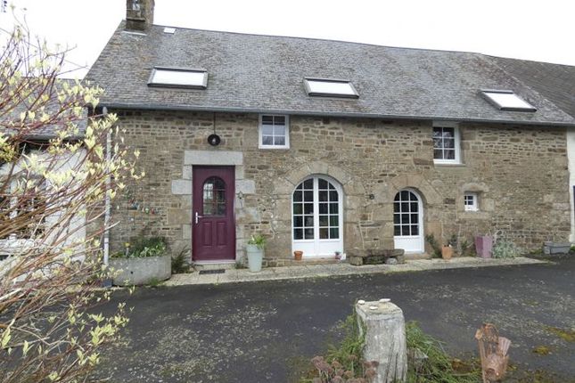 Country house for sale in Saint-Hilaire-Du-Harcouet, Basse-Normandie, 50600, France