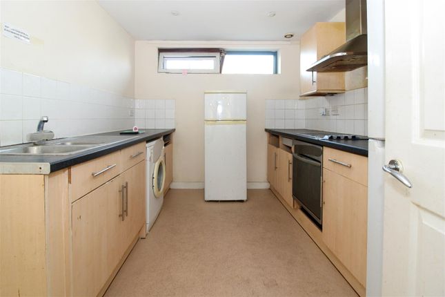 Flat 11 Silver Court, Reform Row, London photo 2