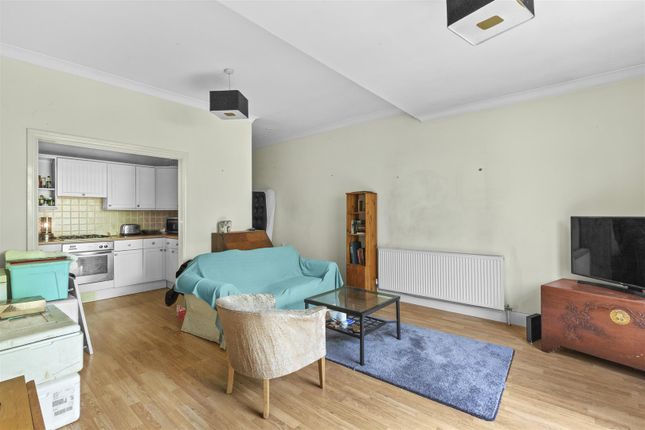 Flat 2, 32, Booker Lane, High Wycombe photo 4