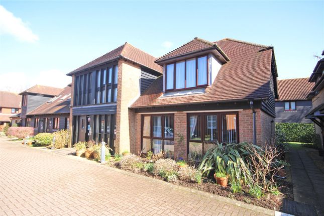 Flat for sale in Fernhill Lane, New Milton, Hampshire