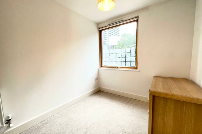 Flat to rent in Phoenix Heights East, Canary Wharf