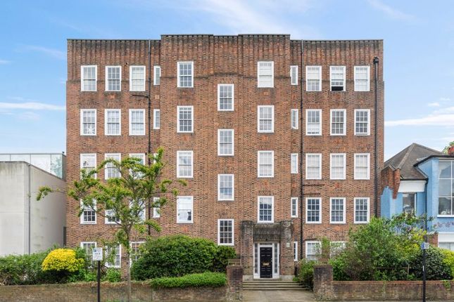 Thumbnail Flat to rent in Sussex House, Glenilla Road, Belsize Park, London