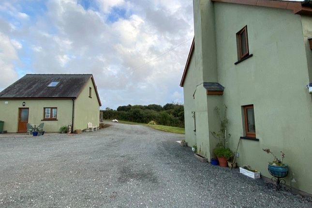 Moreston Cottage,, Hundleton, Pembrokeshire photo 4
