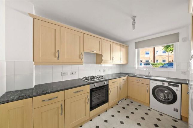 10, Admiralty Close, West Drayton photo 3