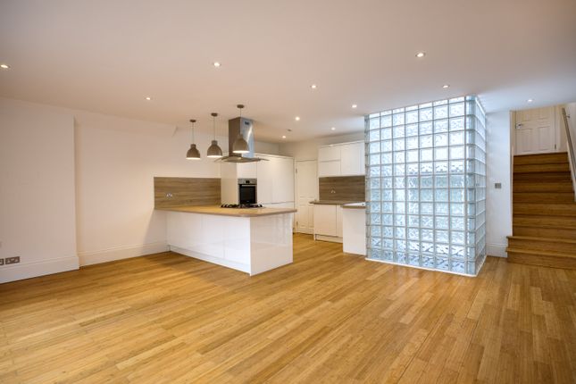 Flat 2, 25, Victoria Road, Kingston Upon Thames photo 4