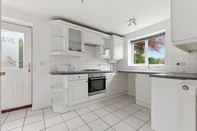 3 Wharton Drive, Chesterfield photo 2