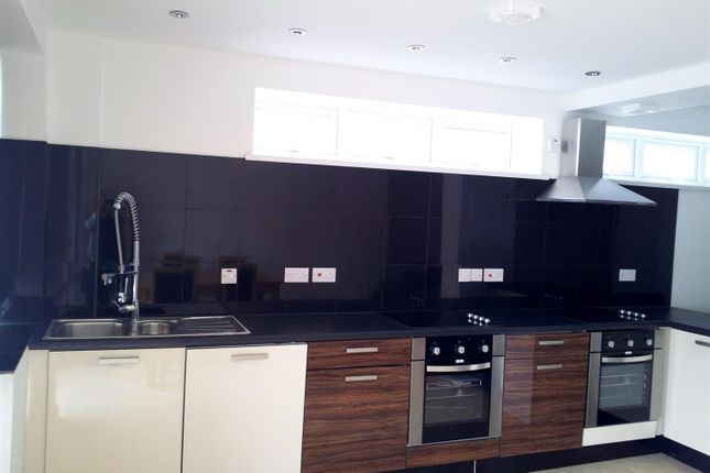 92A, Woodville Road, Cardiff photo 2