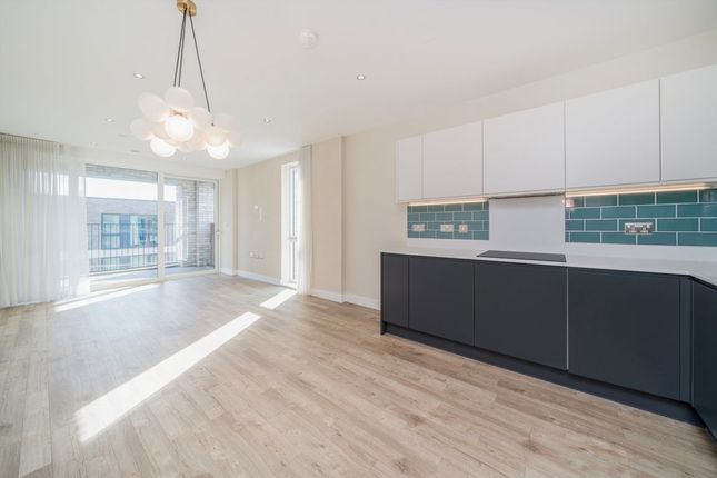 Flat 505, Suntrap Court, 52, Rookwood Way, London photo 2
