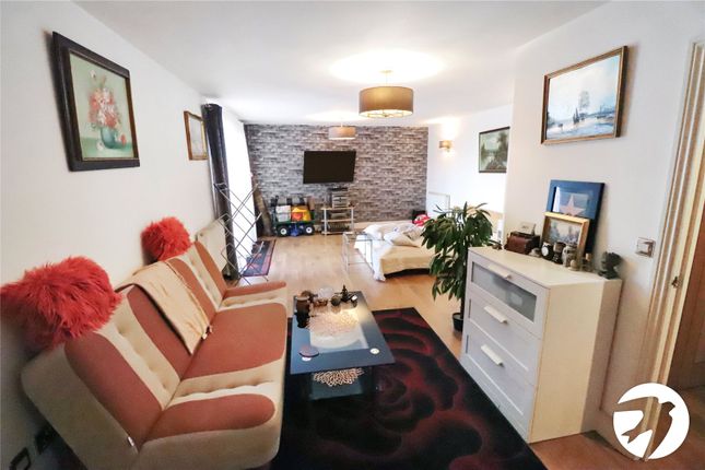 14, Miles Close, London photo 4