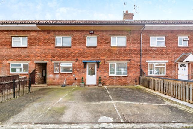 Thumbnail Terraced house for sale in Beechcroft Road, Grantham