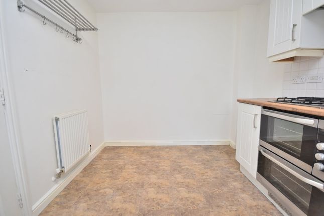 39, Robinson Way, Northampton photo 4