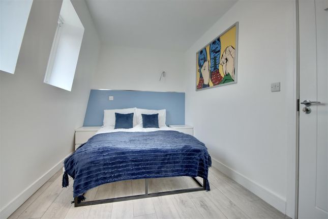 Room to rent in Canal Walk, Portsmouth