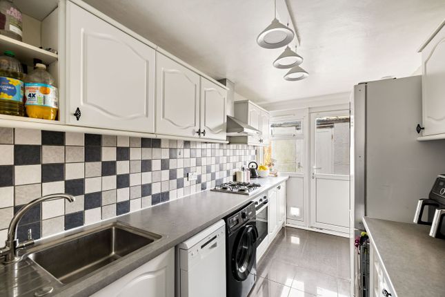 32, Dola Avenue, Deal photo 4