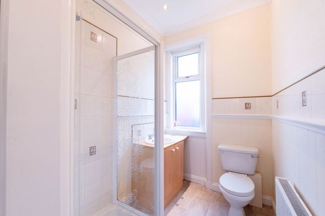 2 Melbourne Road, Broxburn photo 4