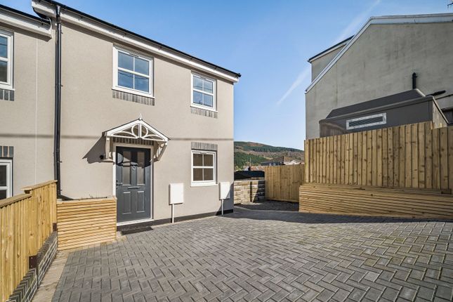 8a, Woodland Street, Mountain Ash photo 2