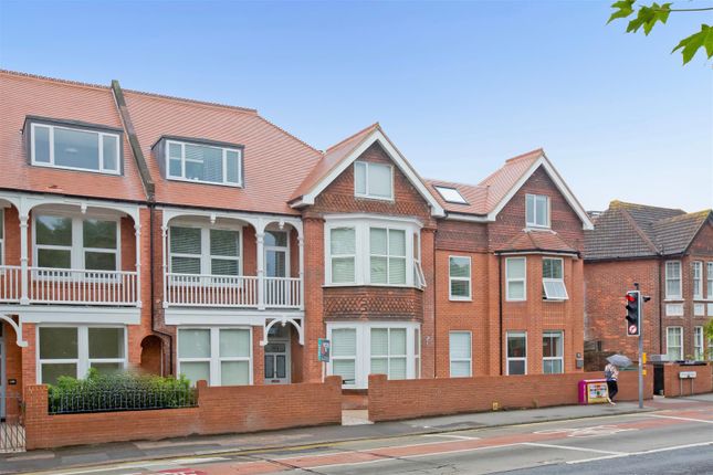 Thumbnail Flat to rent in Dyke Road, Hove