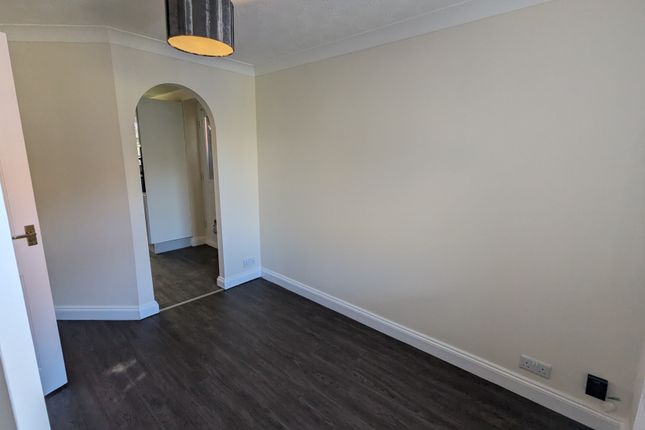 Detached house to rent in Gunnell Close, Kettering