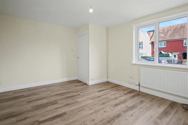 194, Priory Road, Wellingborough photo 4