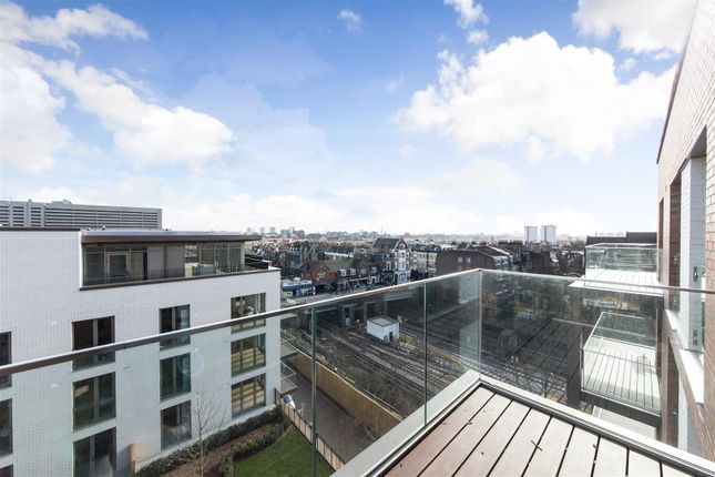 Apartment 602, Orwell Building, Heritage Lane, London photo 4