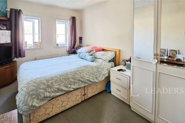 32, Marsh Avenue, Worcester photo 4
