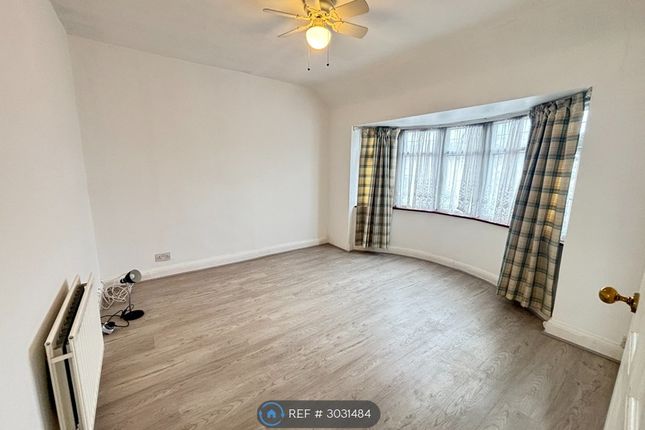 Marlow Drive, Cheam, Sutton photo 2