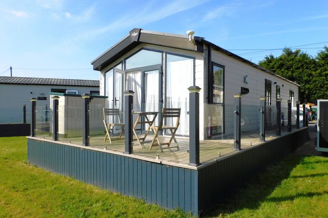 2-bed caravan on 39 Foremans Bridge Caravan Park, Sutton St James, £59,995