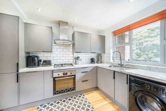 Flat 7, Hazel Court, Leigham Court Road, London photo 3