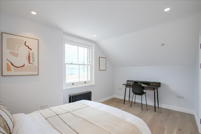 Flat for sale in Corfton Road, Ealing