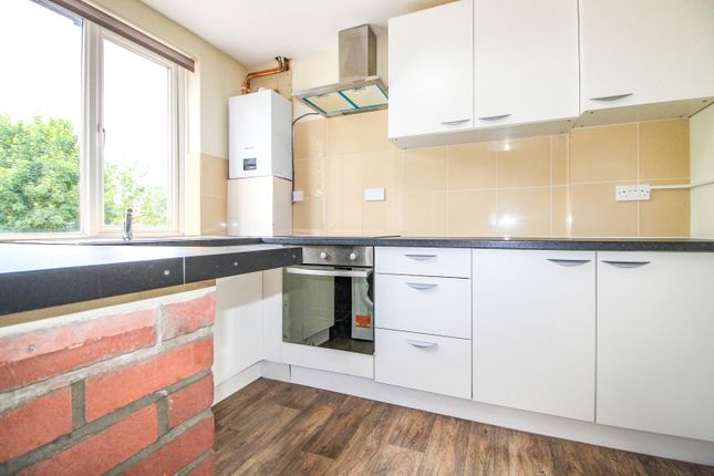 10B, Queens Walk, Harrow photo 5