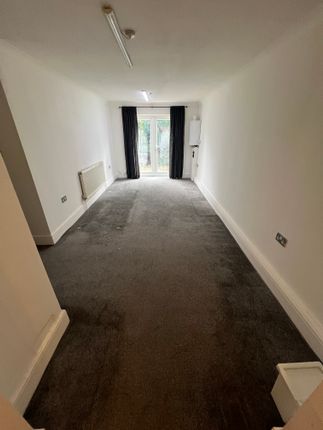 80 , Heath Park Road, Romford photo 4