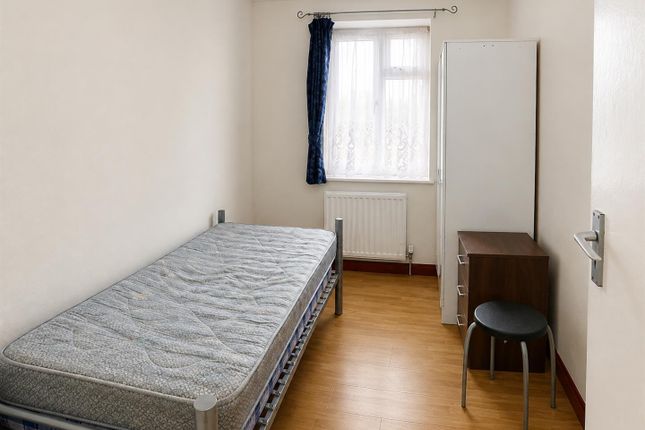 30, East Road (Flat 1 First Floor), London photo 5