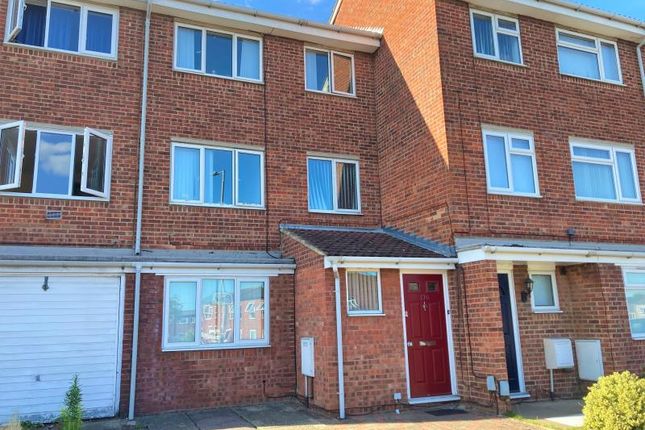 Thumbnail Property to rent in Avon Way, Colchester