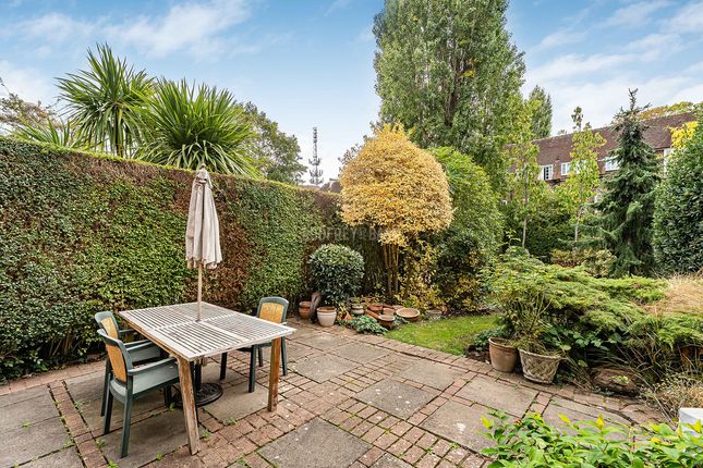 Corringham Road, Corringham Road, Hampstead Garden Suburb photo 3
