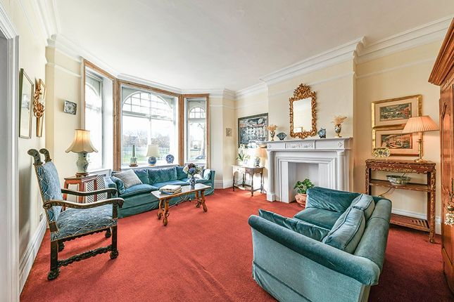 Thumbnail Flat for sale in Burton Court, Franklins Row, London