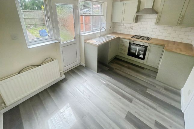 12 Lidgates Green, Telford photo 2