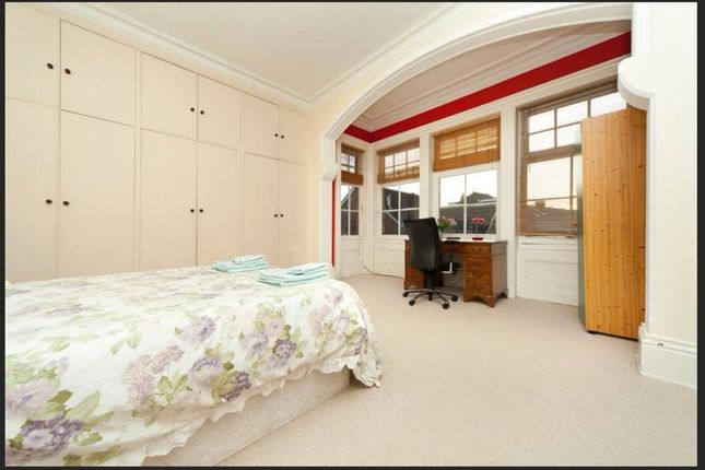 Flat 3, Parson Street, London photo 3