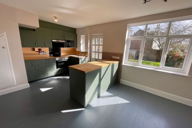 13 Cedar Court Road, Torquay photo 2