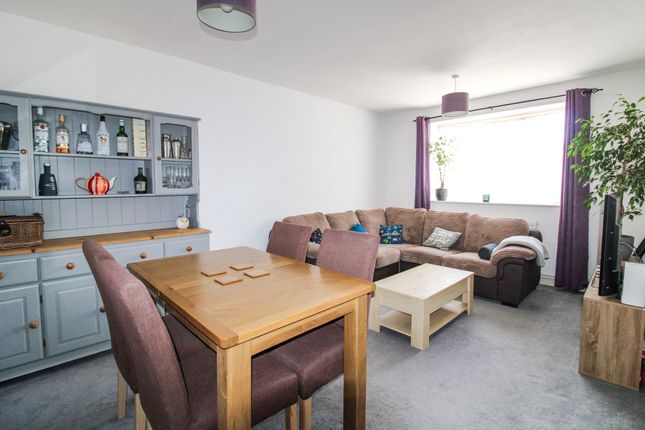 Flat 2, Somerset Court, Farnborough photo 2
