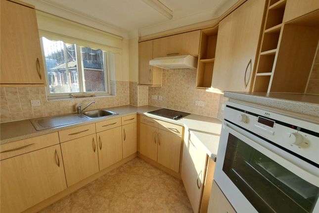 Flat 17, Barnes Wallis Court, 28, Oyster Lane, West Byfleet photo 2