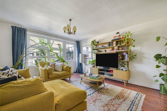 4, Walker Close, Woolwich photo 2