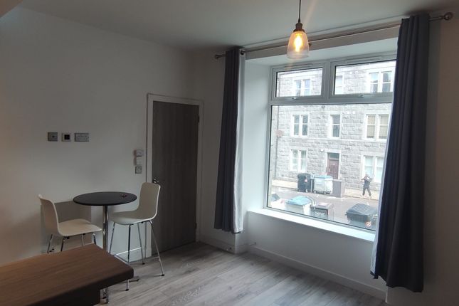 Flat to rent in Victoria Road, Aberdeen
