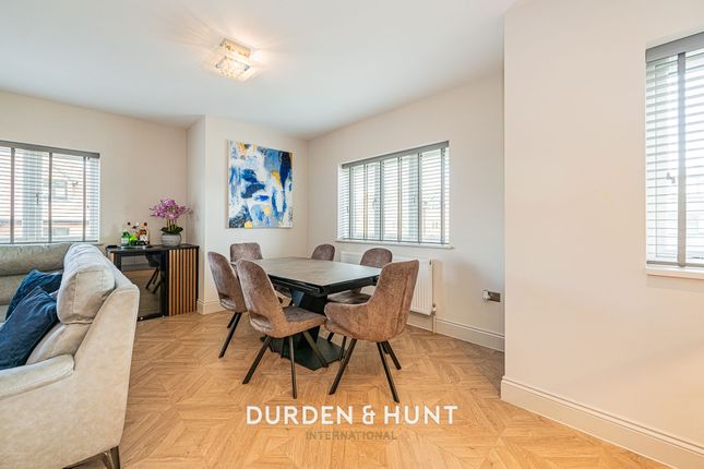 Flat 6, 70 Station Lane, Hornchurch photo 4
