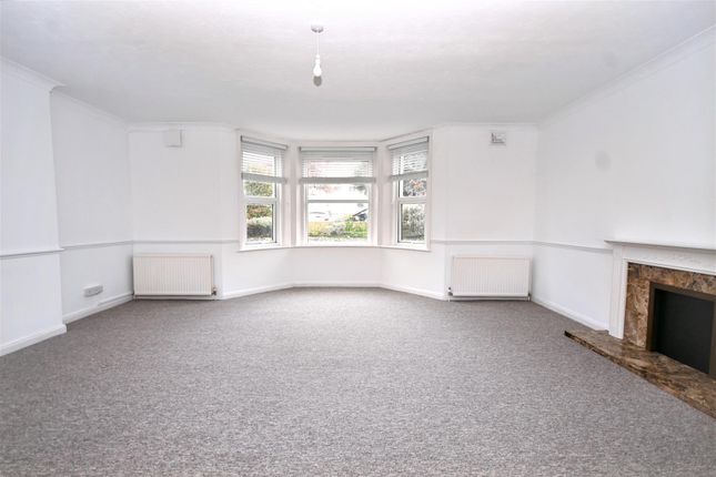 Flats 1, 27, Hyde Gardens, Eastbourne photo 2