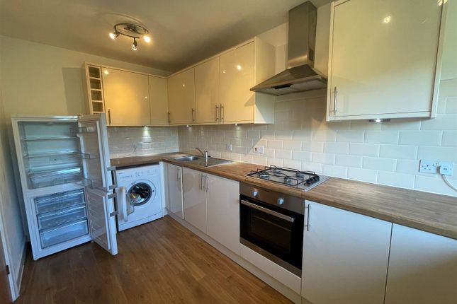 11, Lance Croft, Longfield photo 3