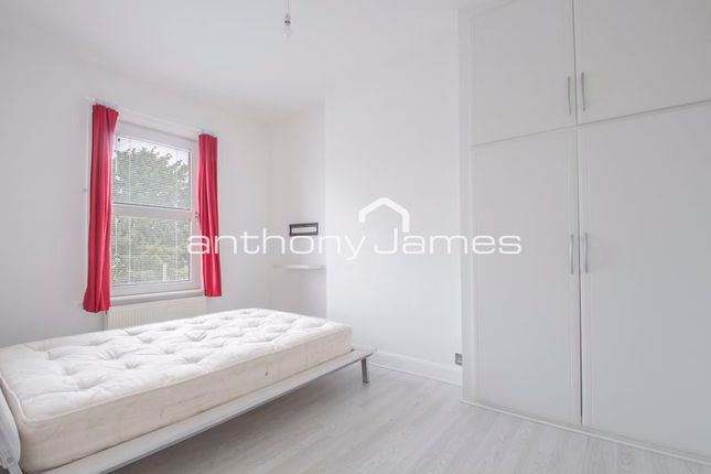 Flat to rent in Greenvale Road, Eltham, London