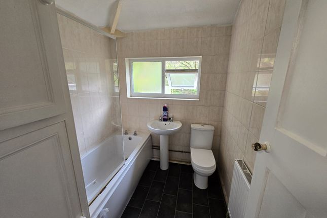 Semi-detached house to rent in Green Park Road, Dudley